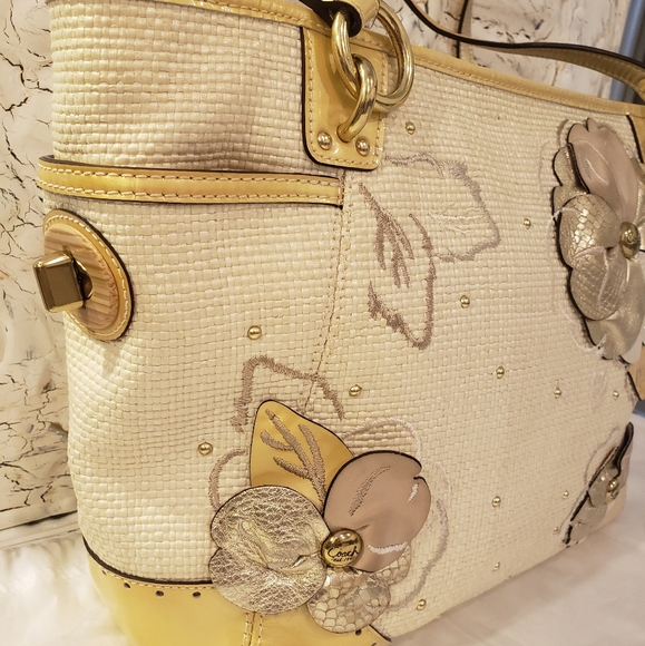 Coach Limited edition Hamptons Floral Straw Bag 98 - Picture 3 of 16